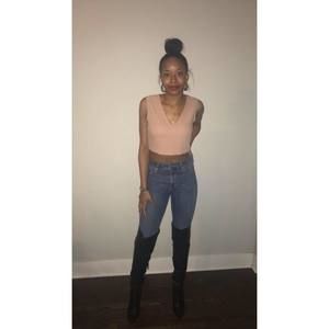 Meet your Posher, Olivia